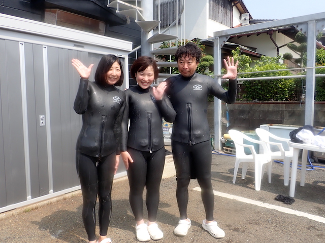 5 27 水中でごはんを食べてみる人達とロクハンでスナビクニンを探す人達の日 ダイブショップサンライズのブログ