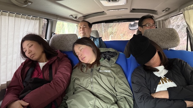 ハイエース車内